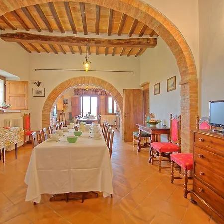 Radi Sleeps 7 Apartment
